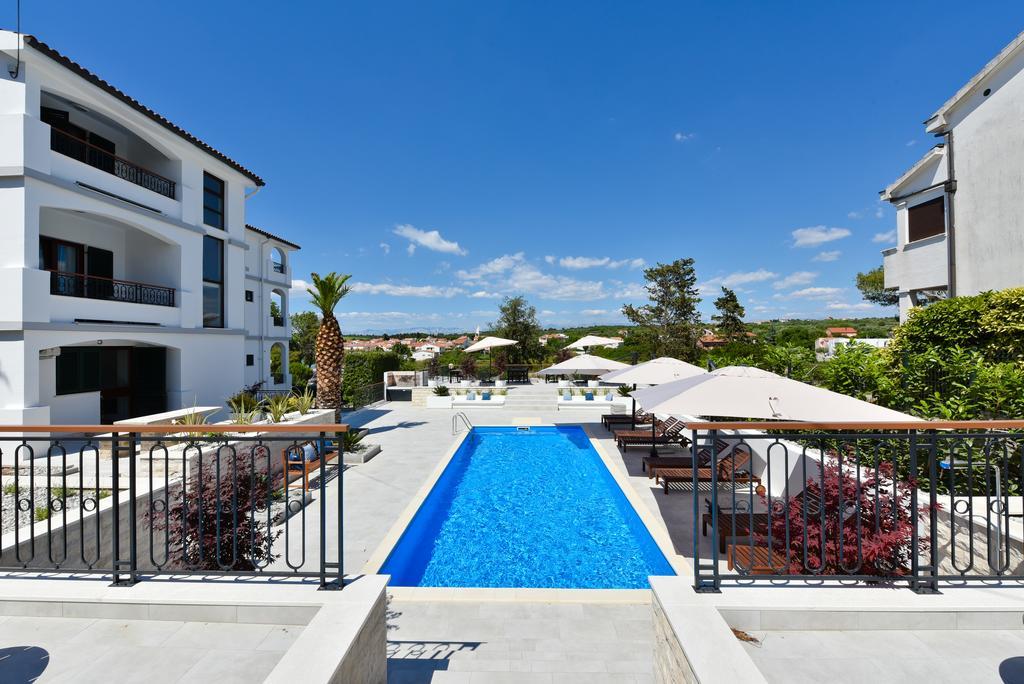 Mediterraneo Garden Apartments Петрчане Экстерьер фото